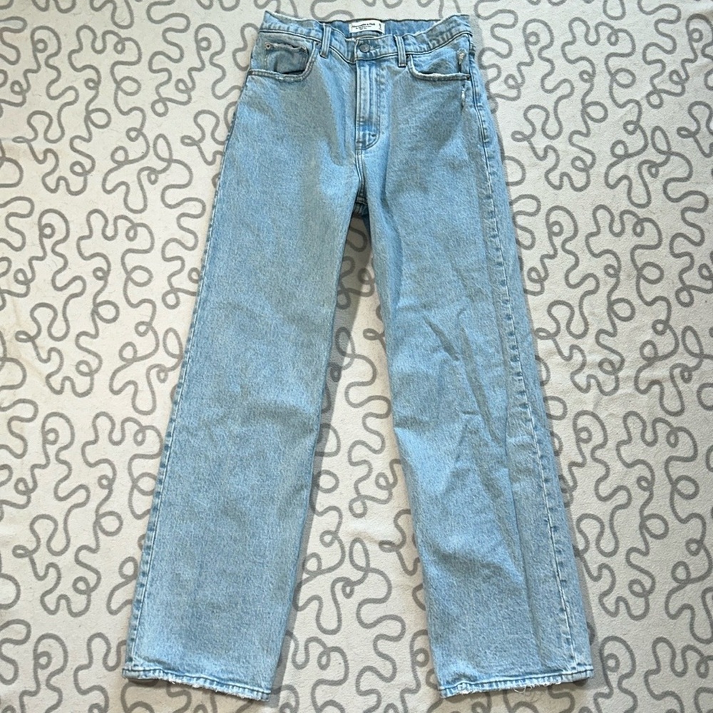 Abercrombie & Fitch the 90s’ Relaxed High Rise Jean
